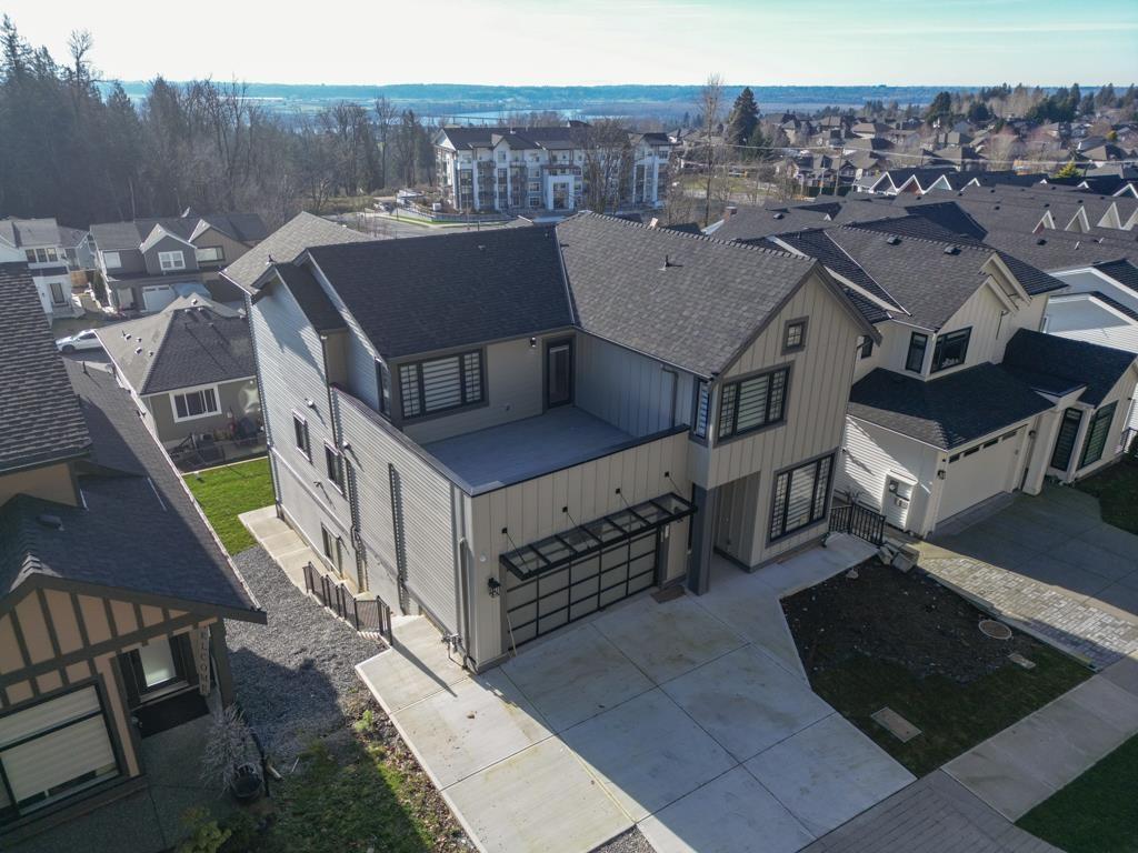 33950 Parr Avenue, Mission, British Columbia  V2V 6B2 - Photo 1 - R3078852