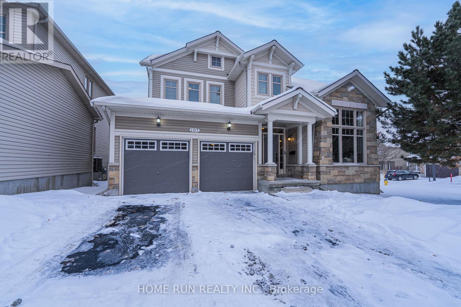 107 Panisset Avenue, Ottawa, Ontario  K2T 0E2 - Photo 2 - X12726460