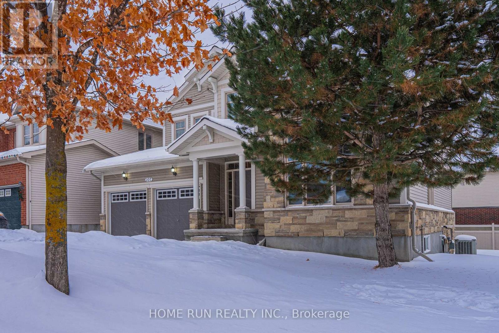 107 Panisset Avenue, Ottawa, Ontario  K2T 0E2 - Photo 3 - X12726460