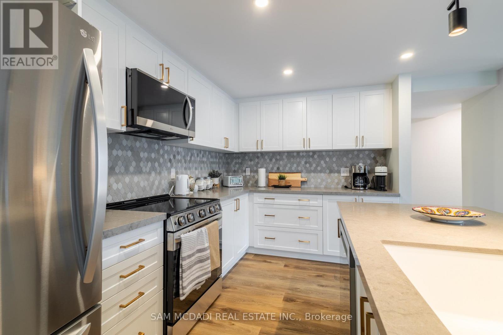 102 - 2 Tree Tops Lane, Huntsville, Ontario  P1H 0B8 - Photo 8 - X12724694