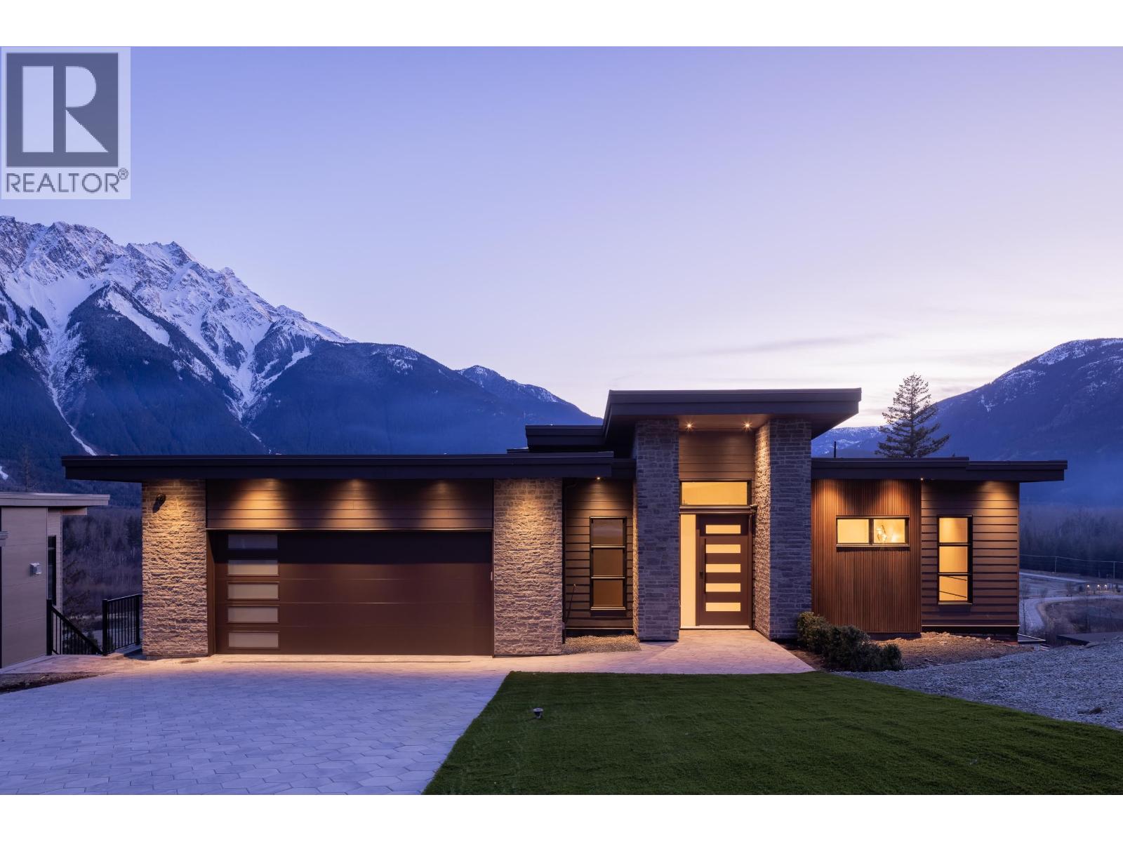 7683 CERULEAN DRIVE, Pemberton, British Columbia