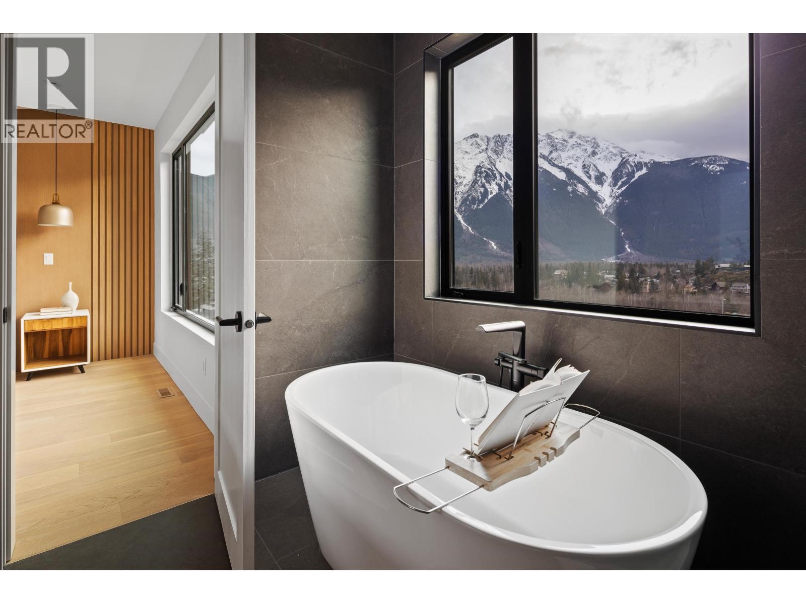 7683 Cerulean Drive, Pemberton, British Columbia  V0N 2L3 - Photo 8 - R3082792