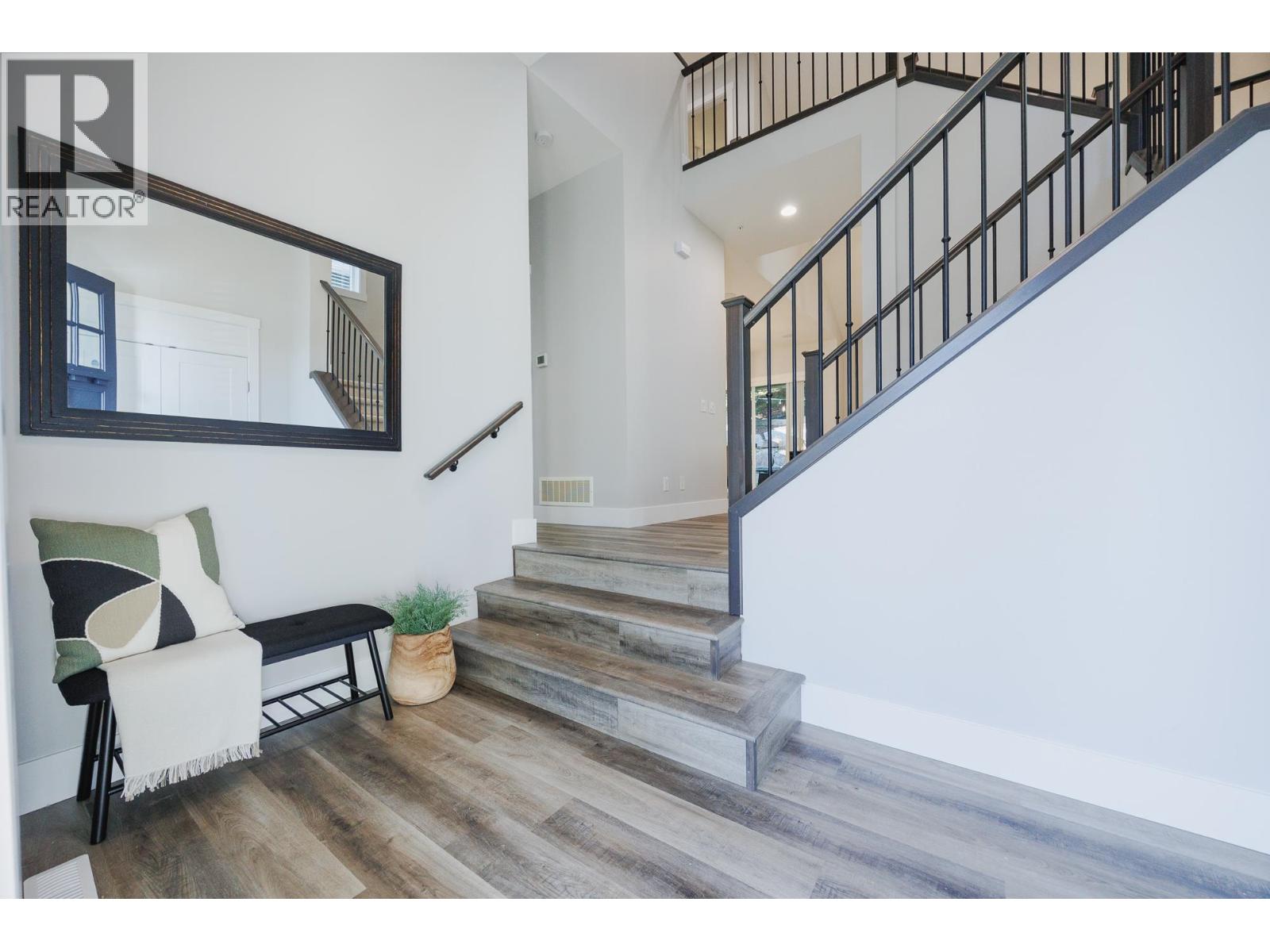 13533 Nelson Peak Drive, Maple Ridge, British Columbia  V4R 0G1 - Photo 2 - R3082798