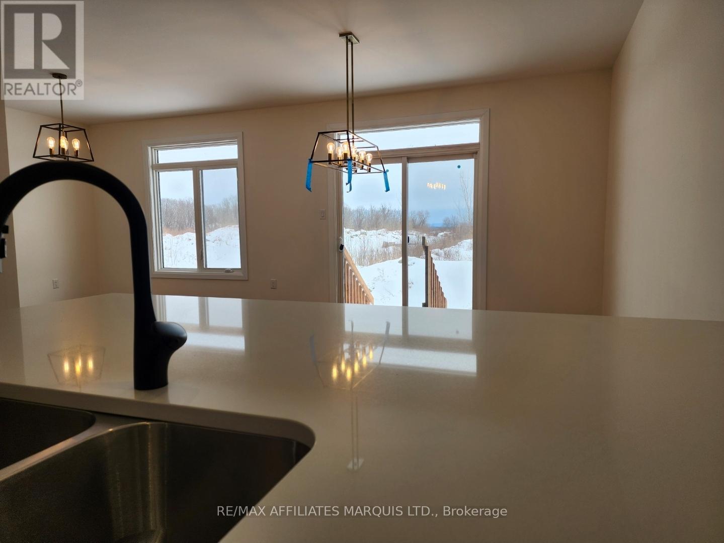 2288 Crewson Crescent, Cornwall, Ontario K6H 0H5 - Photo 8 - X12712010