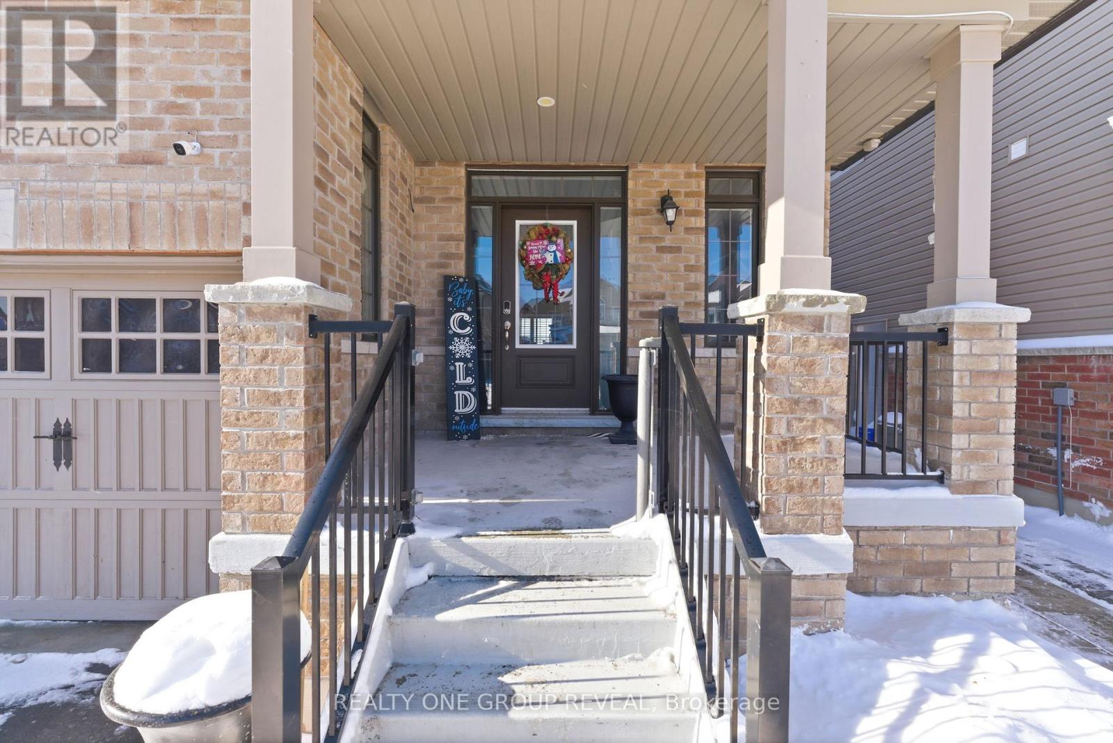 238 Crombie Street, Clarington, Ontario  L1C 0T8 - Photo 3 - E12726474