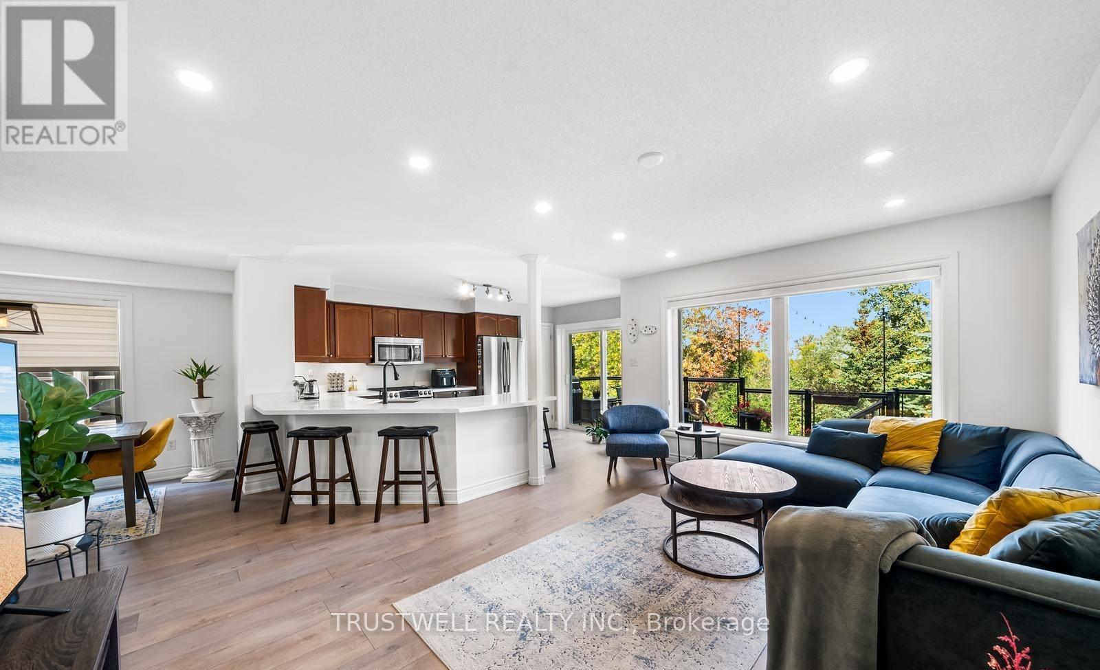 255 Chilcott Crescent, Newmarket, Ontario  L3X 3G7 - Photo 10 - N12726468