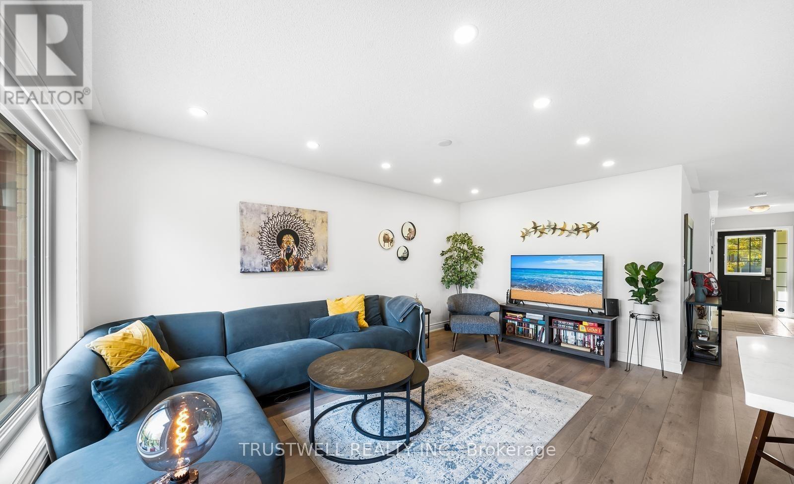 255 Chilcott Crescent, Newmarket, Ontario  L3X 3G7 - Photo 12 - N12726468