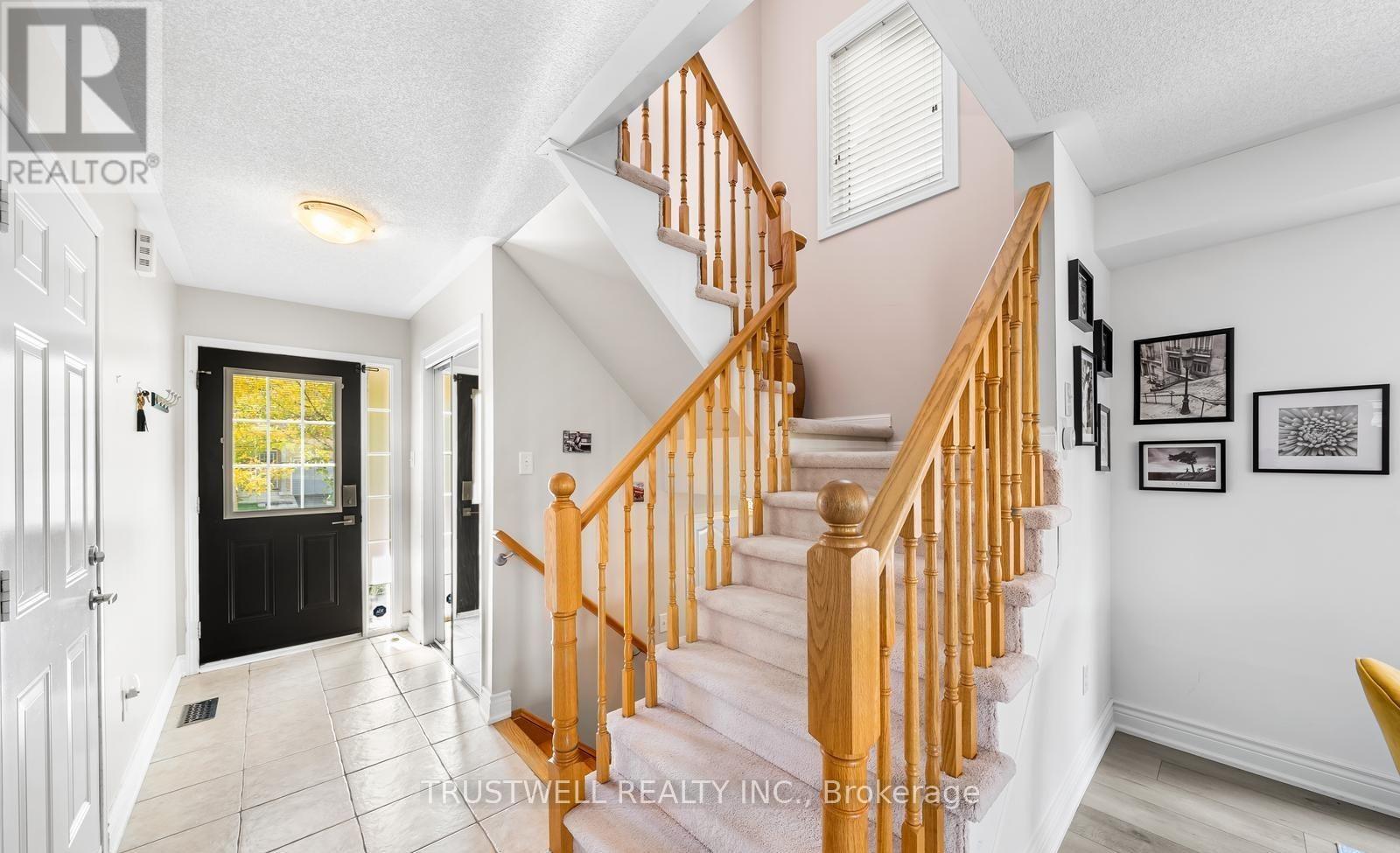 255 Chilcott Crescent, Newmarket, Ontario  L3X 3G7 - Photo 17 - N12726468