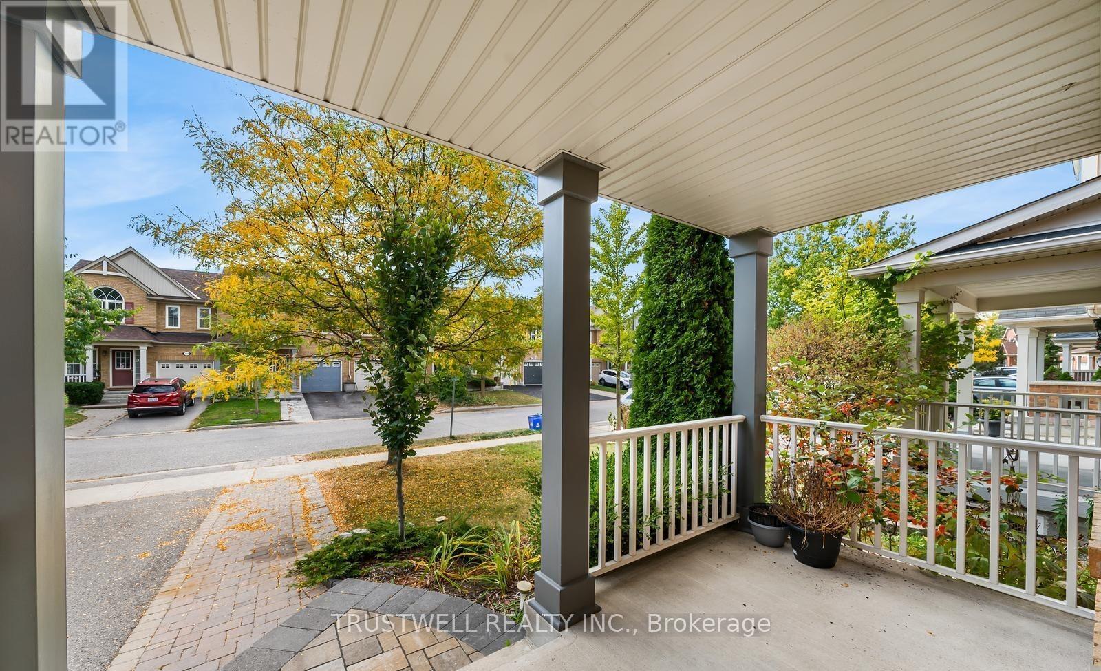 255 Chilcott Crescent, Newmarket, Ontario  L3X 3G7 - Photo 4 - N12726468