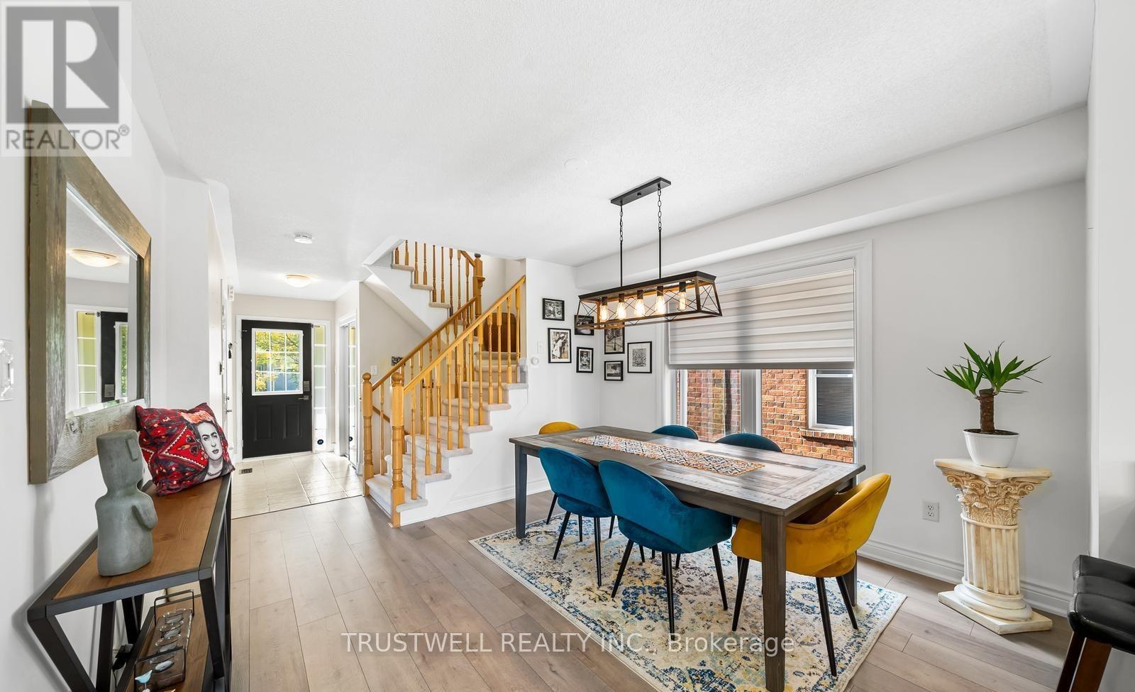 255 Chilcott Crescent, Newmarket, Ontario  L3X 3G7 - Photo 8 - N12726468