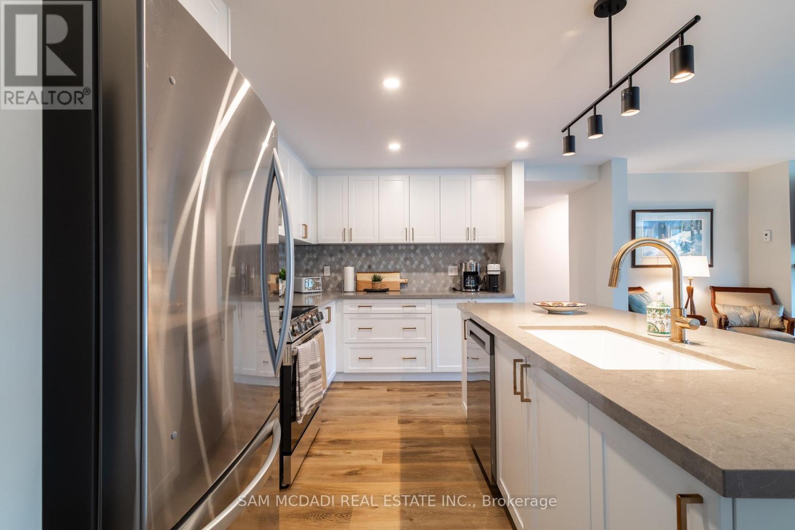 102 - 2 Tree Tops Lane, Huntsville, Ontario  P1H 0B8 - Photo 7 - X12724882