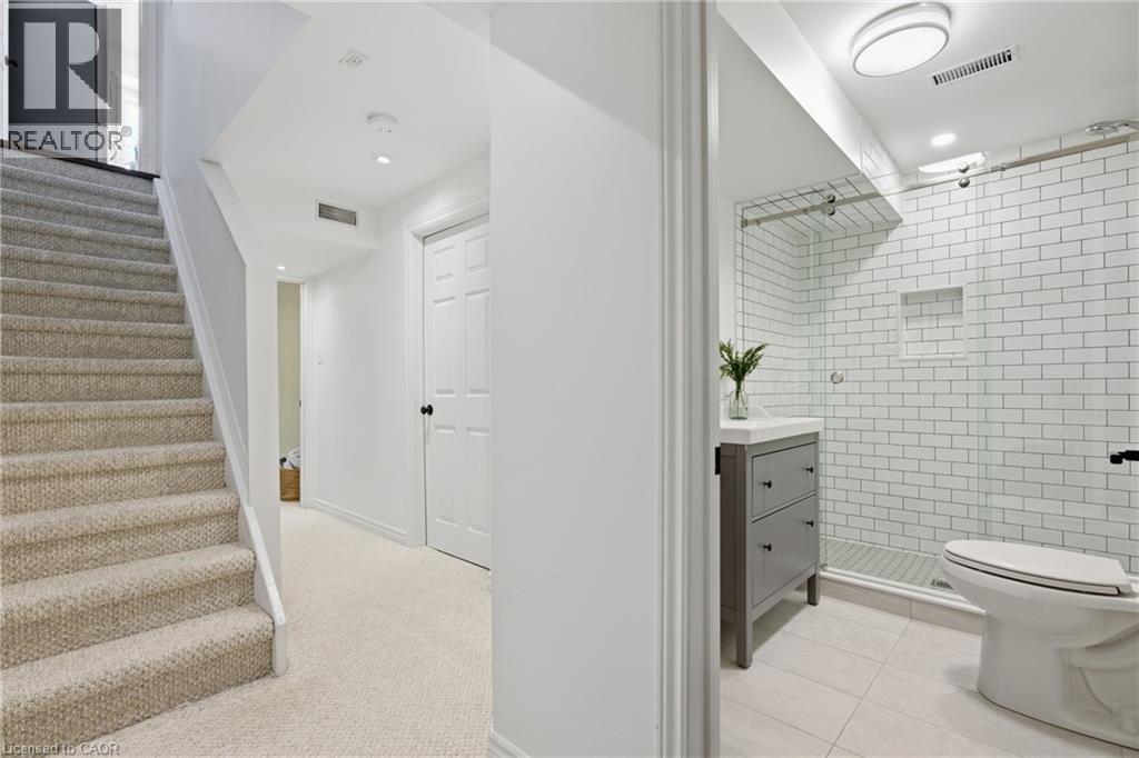 121 Moss Place, Guelph, Ontario  N1G 4V4 - Photo 15 - 40800718