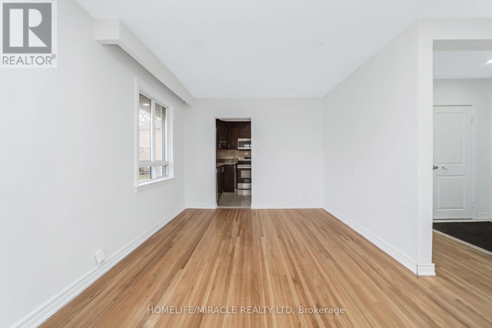 149 Wincott Drive, Toronto, Ontario  M9R 2P9 - Photo 12 - W12726462