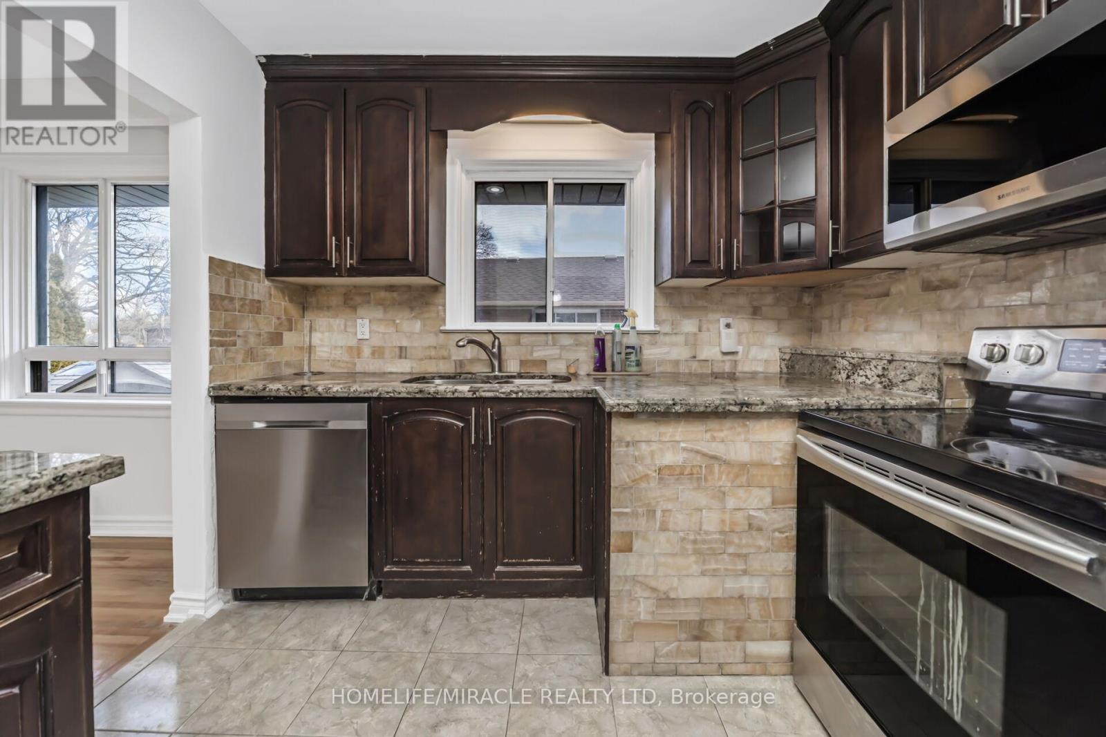 149 Wincott Drive, Toronto, Ontario  M9R 2P9 - Photo 16 - W12726462