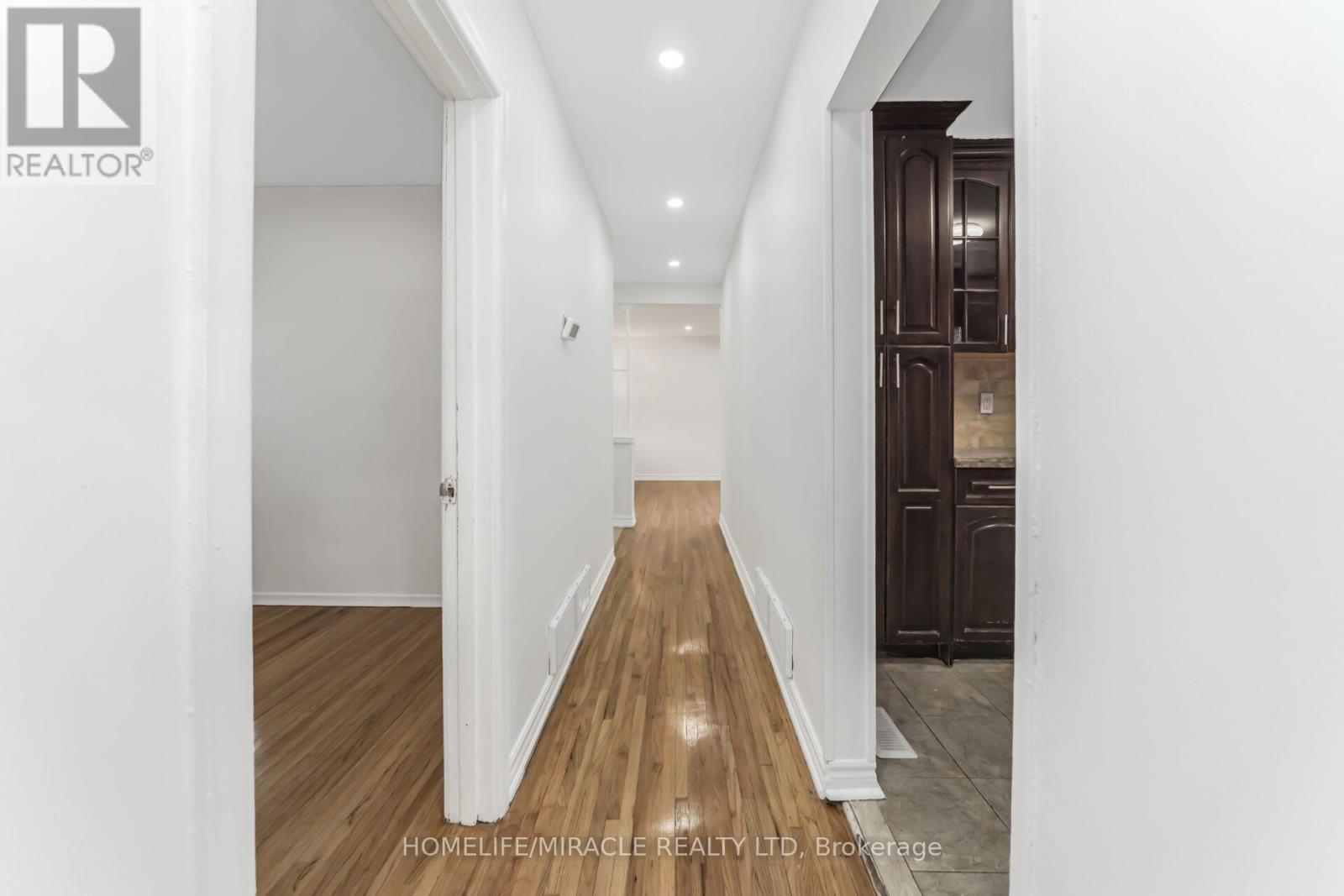 149 Wincott Drive, Toronto, Ontario  M9R 2P9 - Photo 19 - W12726462