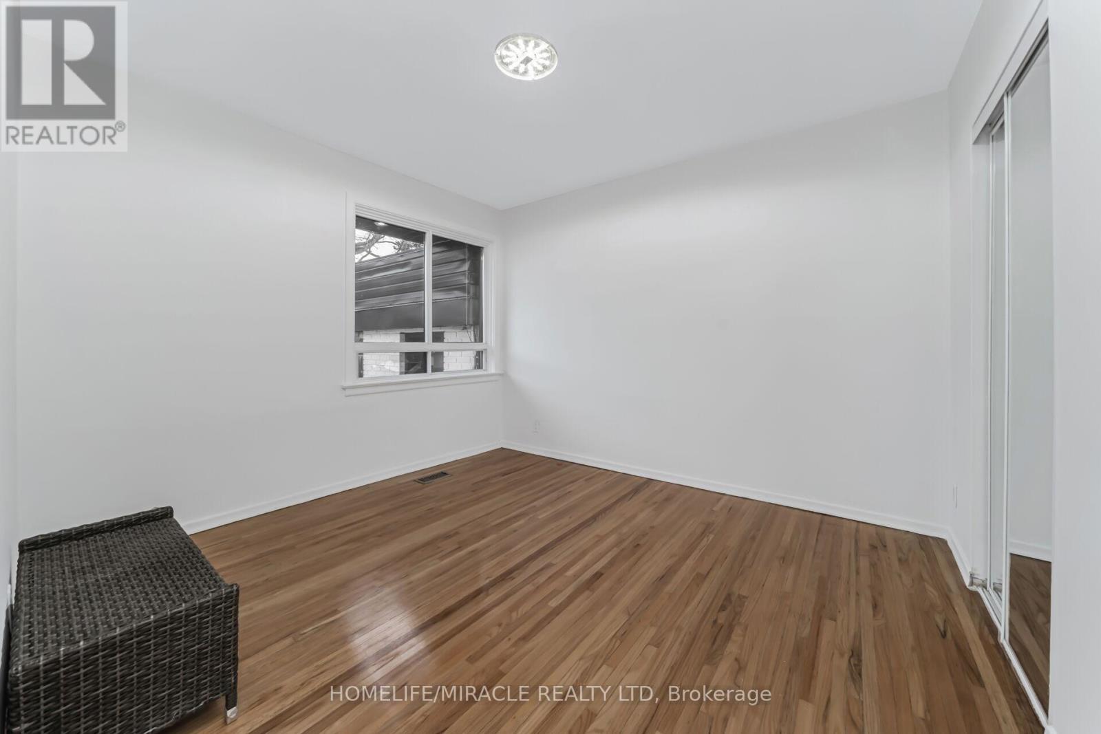 149 Wincott Drive, Toronto, Ontario  M9R 2P9 - Photo 21 - W12726462