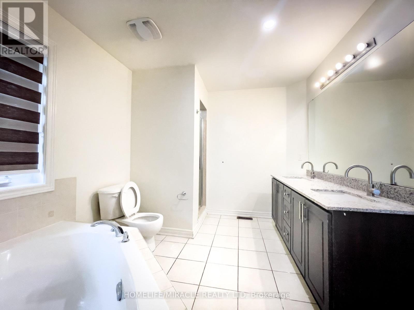 37 Calm Waters Crescent, Brampton, Ontario  L6V 4R9 - Photo 14 - W12726472