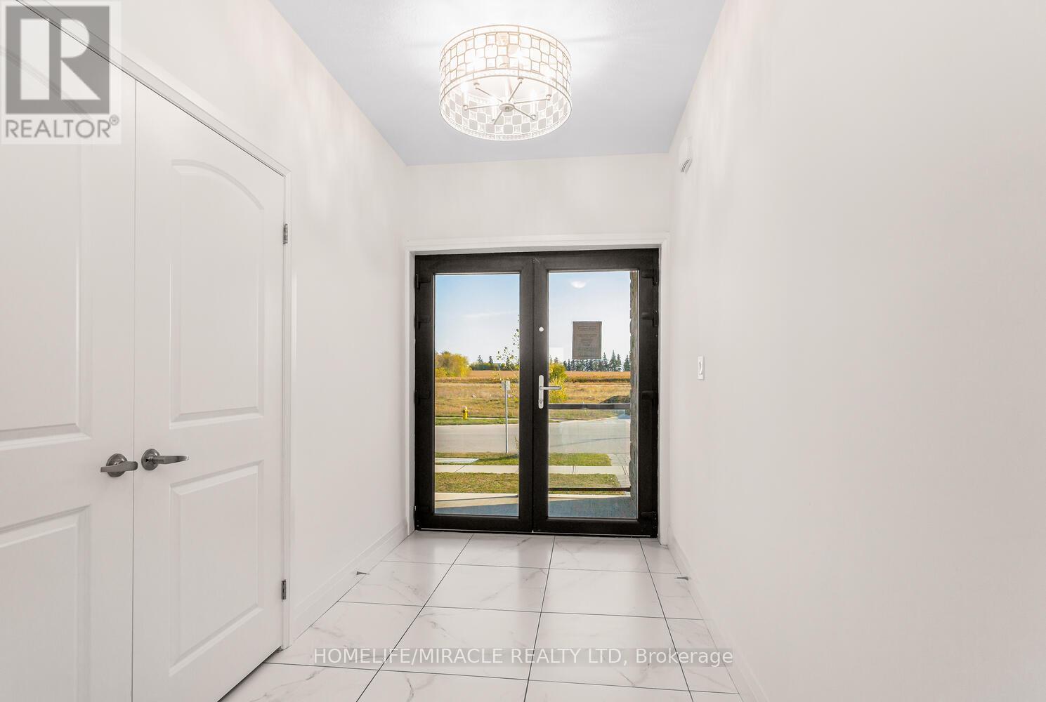 80 Grandville Circle, Brant, Ontario  N3L 0J5 - Photo 4 - X12726454