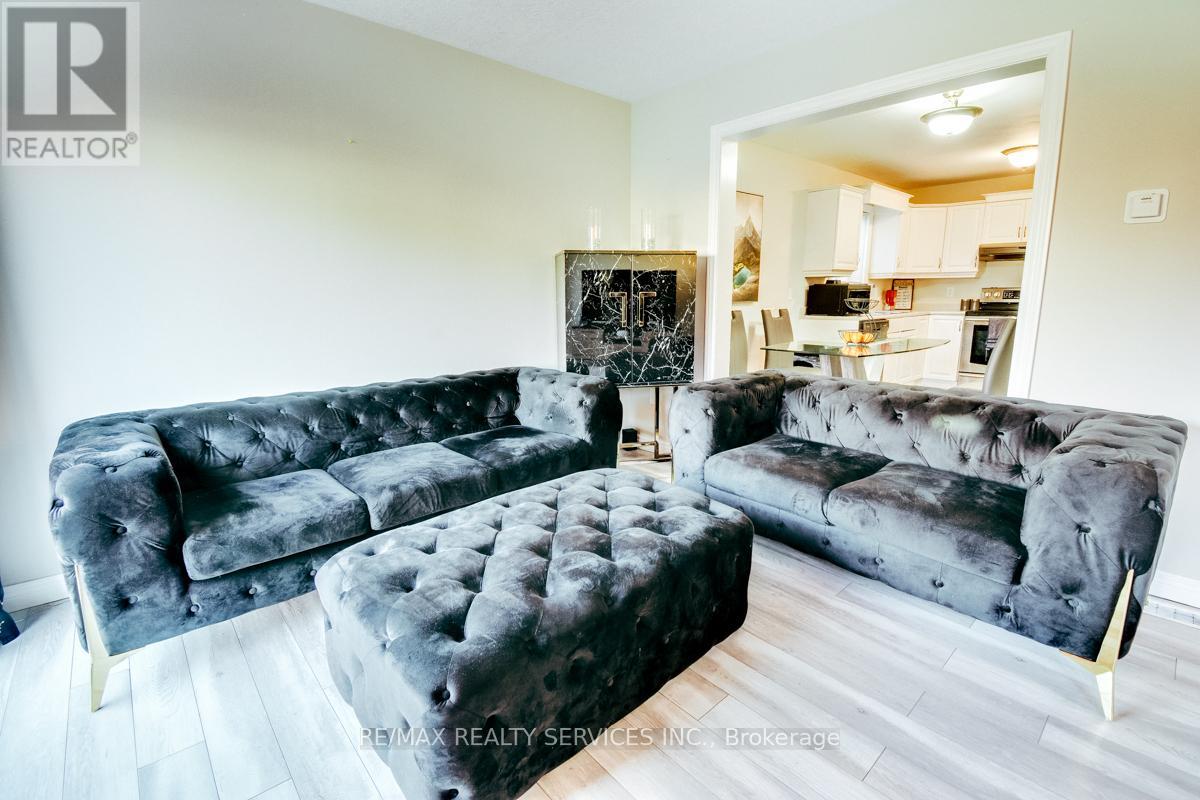 21 Faith Boulevard, St. Thomas, Ontario  N5R 6L3 - Photo 15 - X12726476