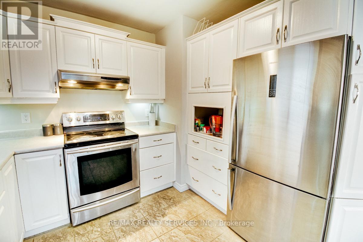 21 Faith Boulevard, St. Thomas, Ontario  N5R 6L3 - Photo 20 - X12726476