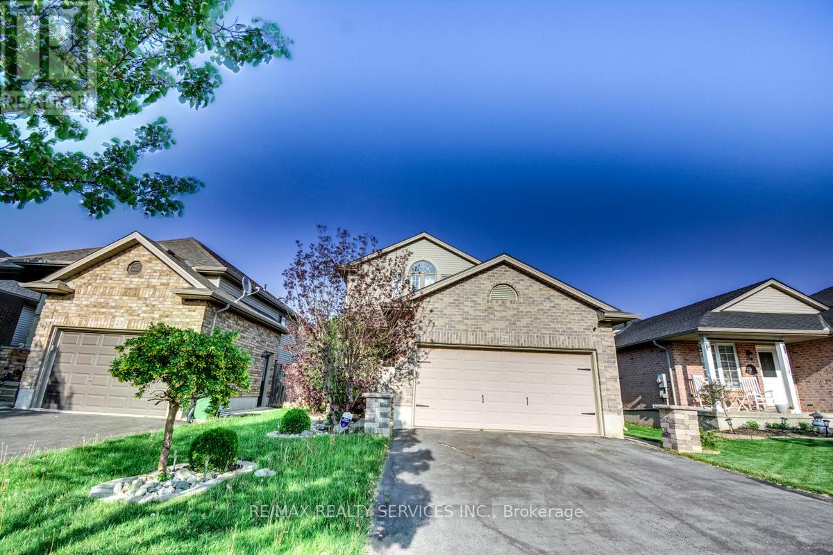 21 Faith Boulevard, St. Thomas, Ontario  N5R 6L3 - Photo 3 - X12726476