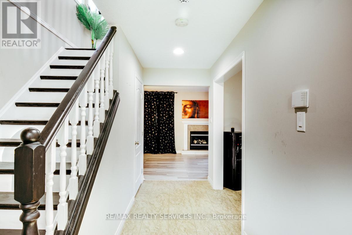 21 Faith Boulevard, St. Thomas, Ontario  N5R 6L3 - Photo 8 - X12726476