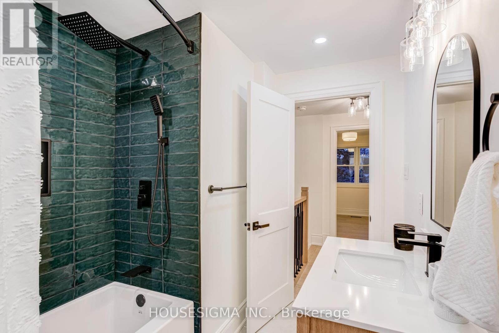 119 Town Line, Orangeville, Ontario  L9W 1V7 - Photo 3 - W12580942