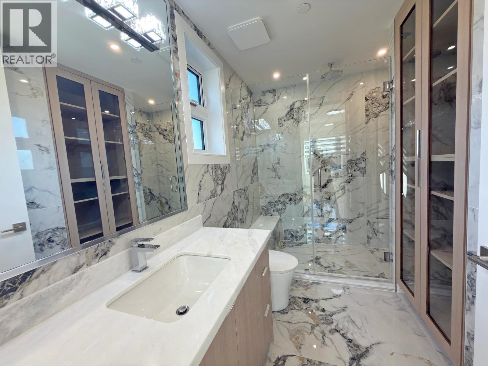 Listing Picture 11 of 12 : 748 E 47TH AVENUE, Vancouver / 溫哥華 - 魯藝地產 Yvonne Lu Group - MLS Medallion Club Member