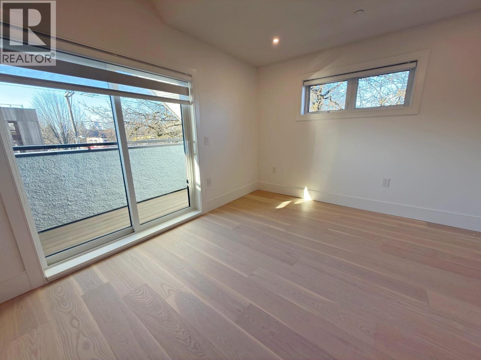 Listing Picture 7 of 12 : 748 E 47TH AVENUE, Vancouver / 溫哥華 - 魯藝地產 Yvonne Lu Group - MLS Medallion Club Member