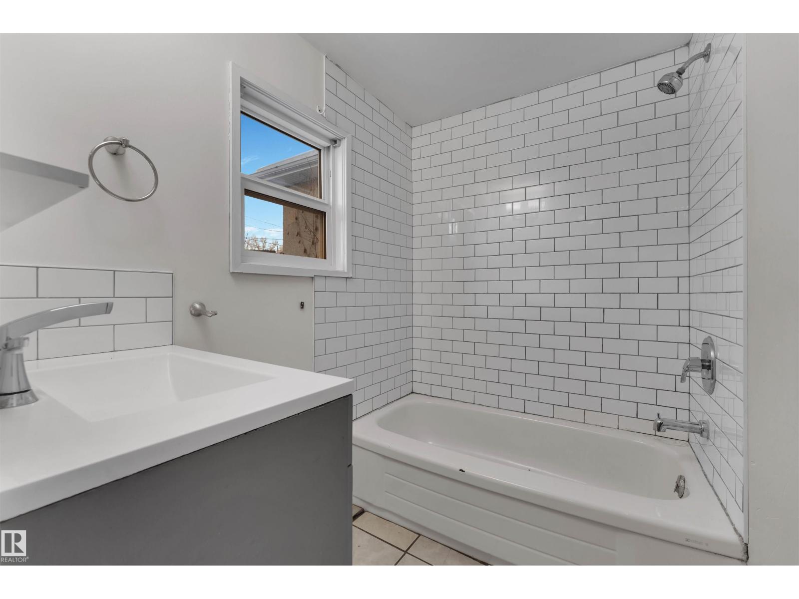 10657 64 Av Nw, Edmonton, Alberta  T6H 1T1 - Photo 12 - E4470957