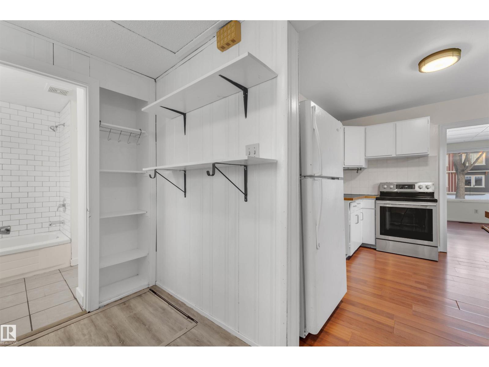 10657 64 Av Nw, Edmonton, Alberta  T6H 1T1 - Photo 13 - E4470957