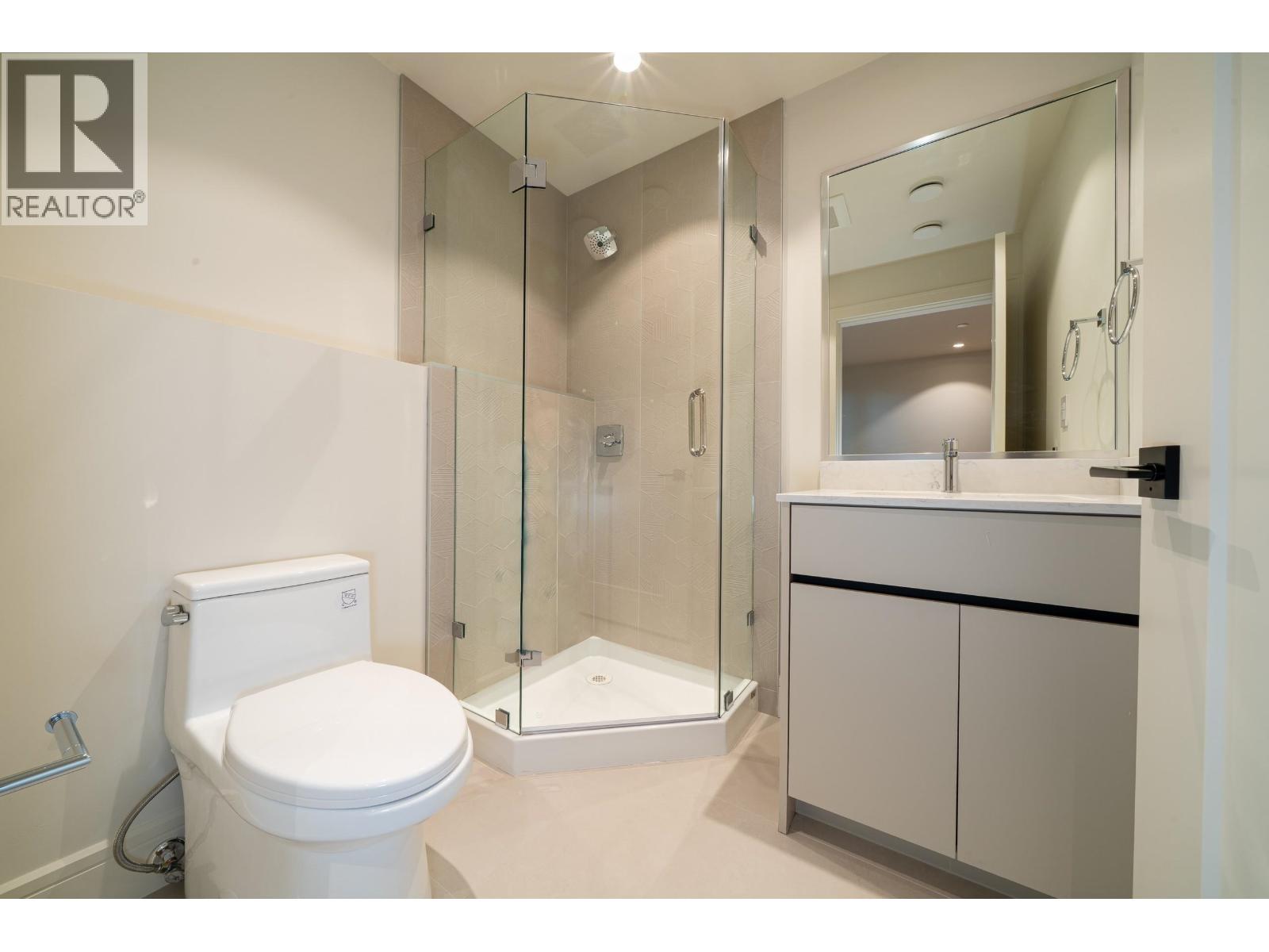 Listing Picture 24 of 28 : 3849 W 26TH AVENUE, Richmond / 烈治文 - 魯藝地產 Yvonne Lu Group - MLS Medallion Club Member