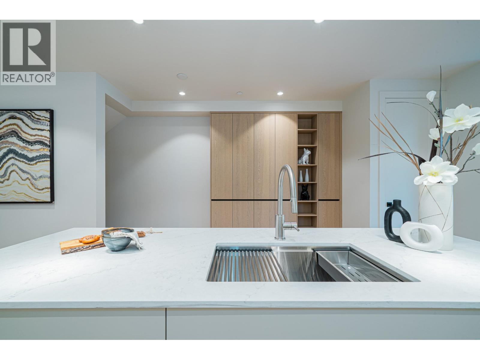 Listing Picture 7 of 28 : 3849 W 26TH AVENUE, Richmond / 烈治文 - 魯藝地產 Yvonne Lu Group - MLS Medallion Club Member