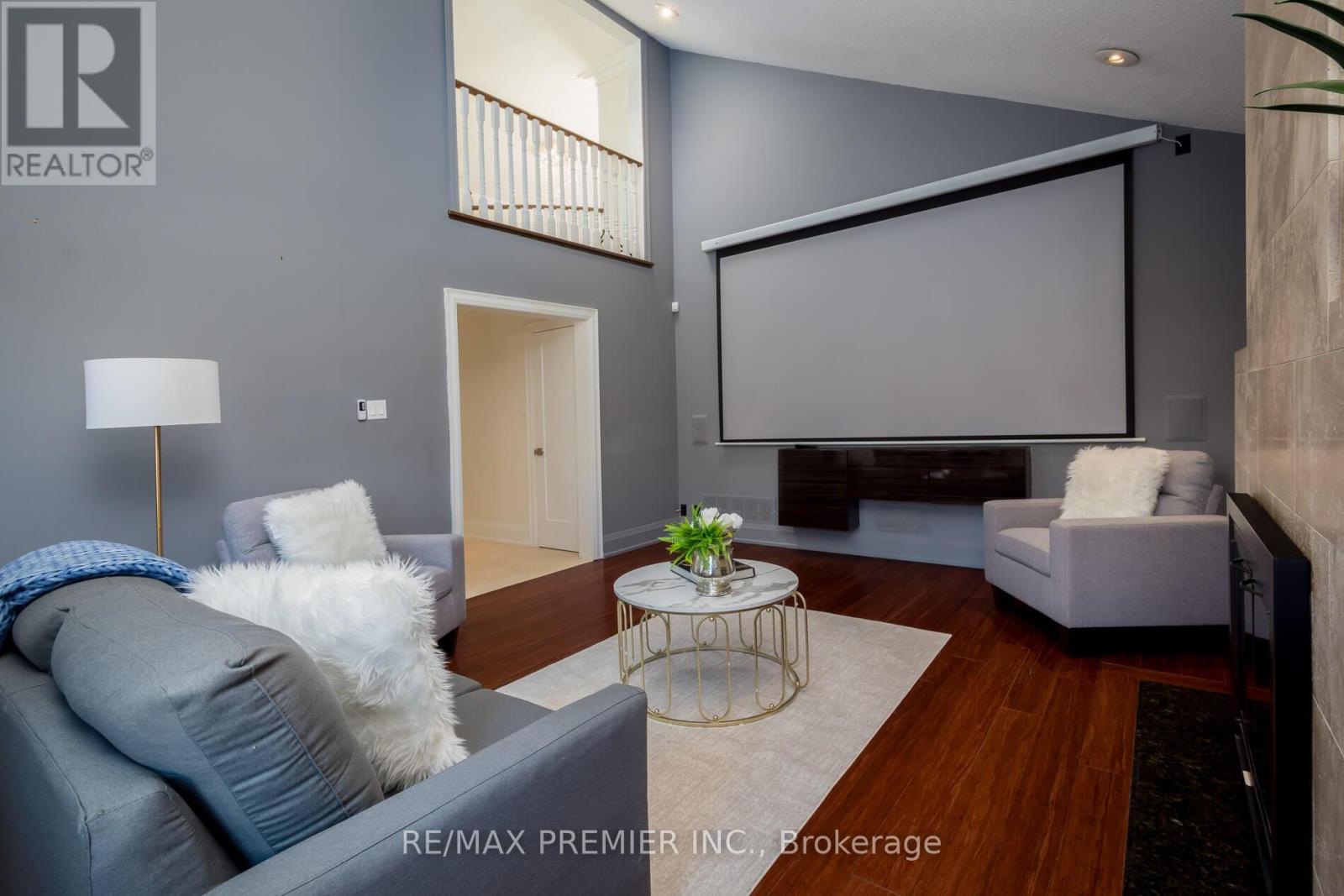 101 Woodgreen Drive N, Vaughan, Ontario  L4L 3S2 - Photo 10 - N12726488