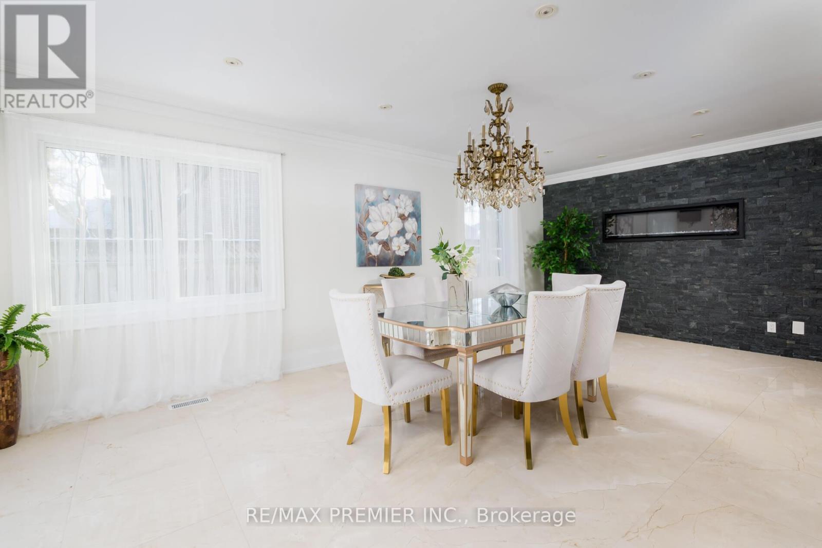 101 Woodgreen Drive N, Vaughan, Ontario  L4L 3S2 - Photo 13 - N12726488