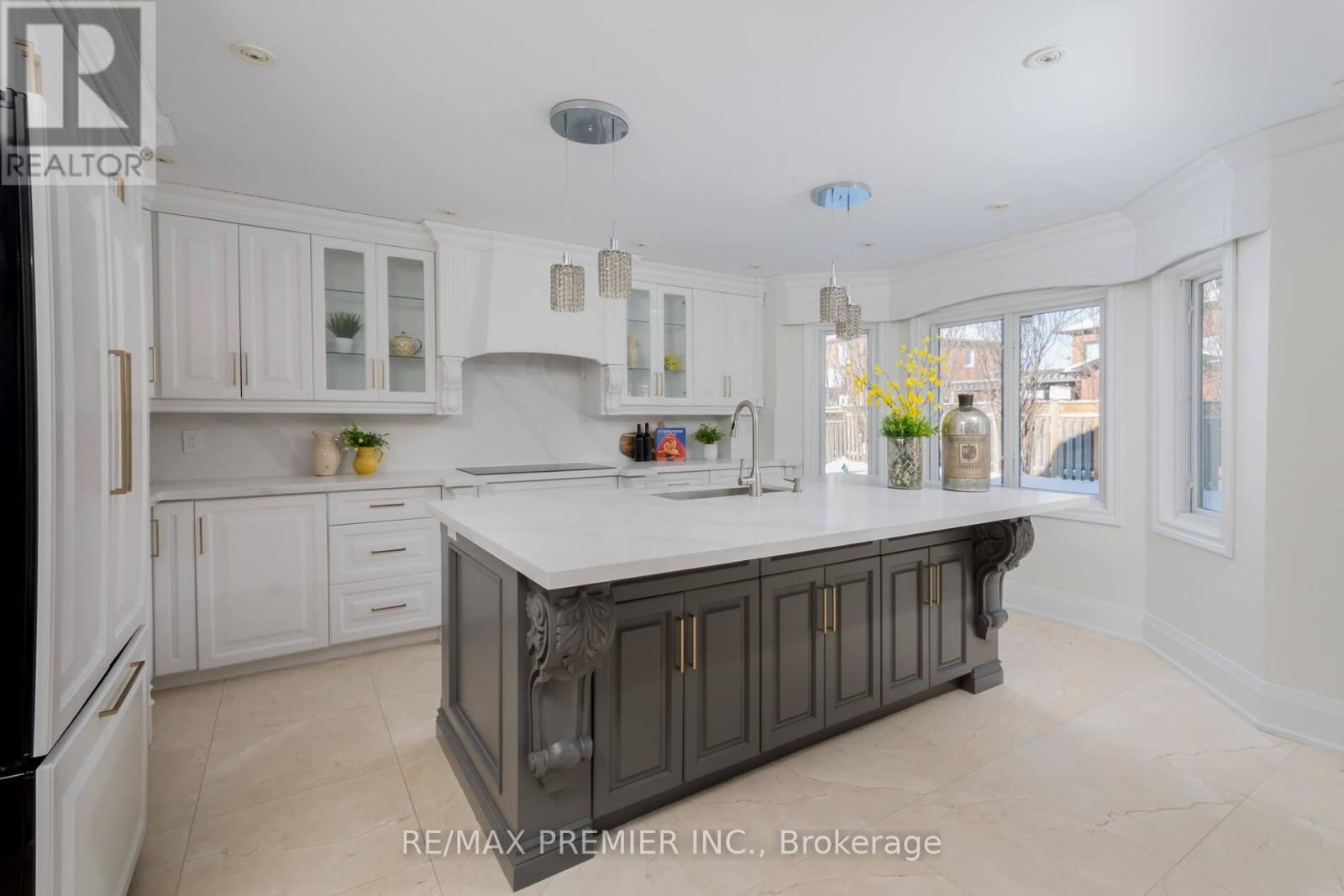 101 Woodgreen Drive N, Vaughan, Ontario  L4L 3S2 - Photo 15 - N12726488