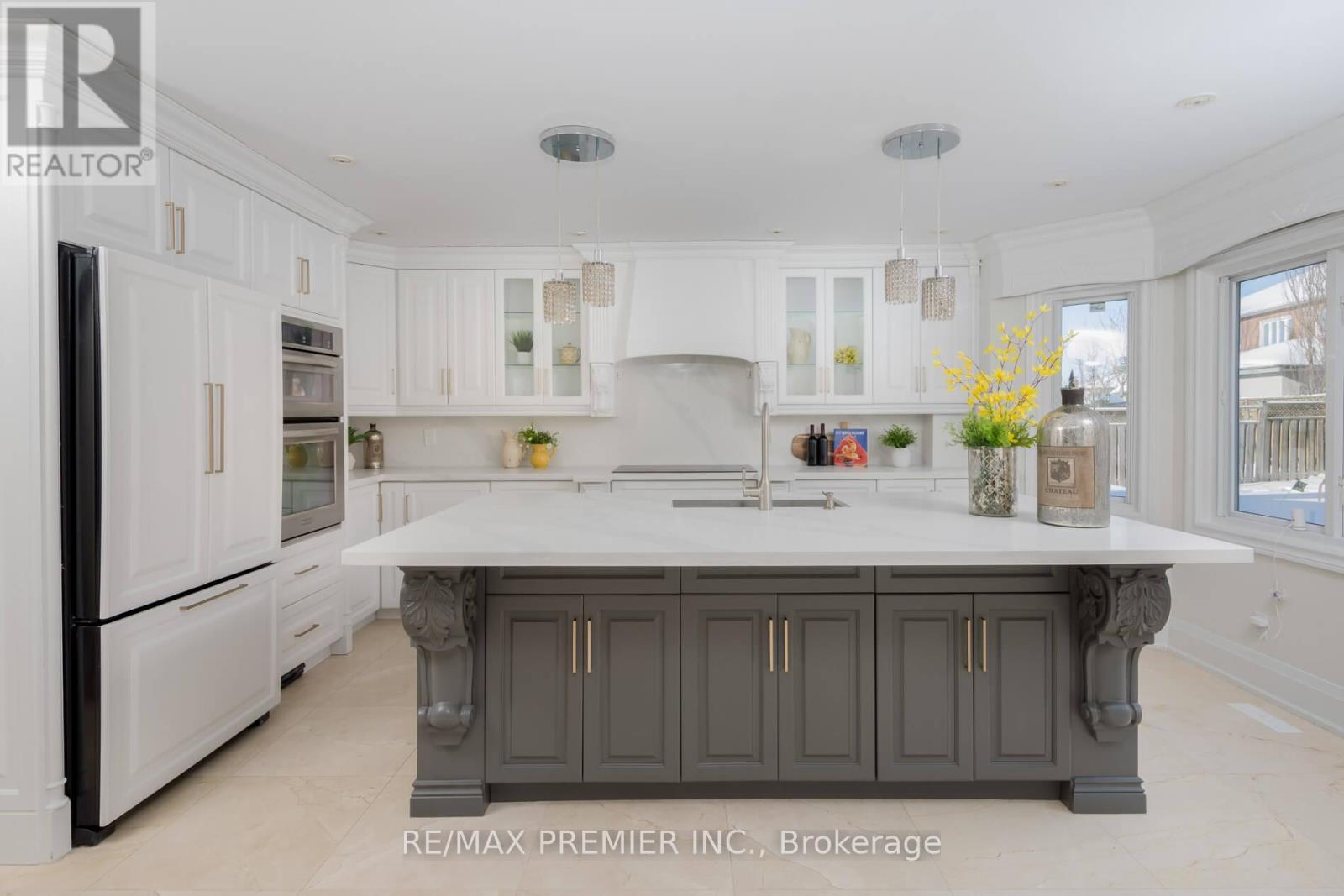 101 Woodgreen Drive N, Vaughan, Ontario  L4L 3S2 - Photo 16 - N12726488