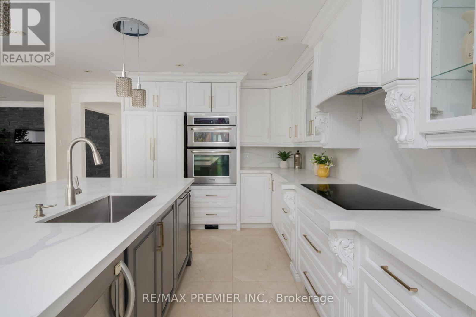 101 Woodgreen Drive N, Vaughan, Ontario  L4L 3S2 - Photo 18 - N12726488