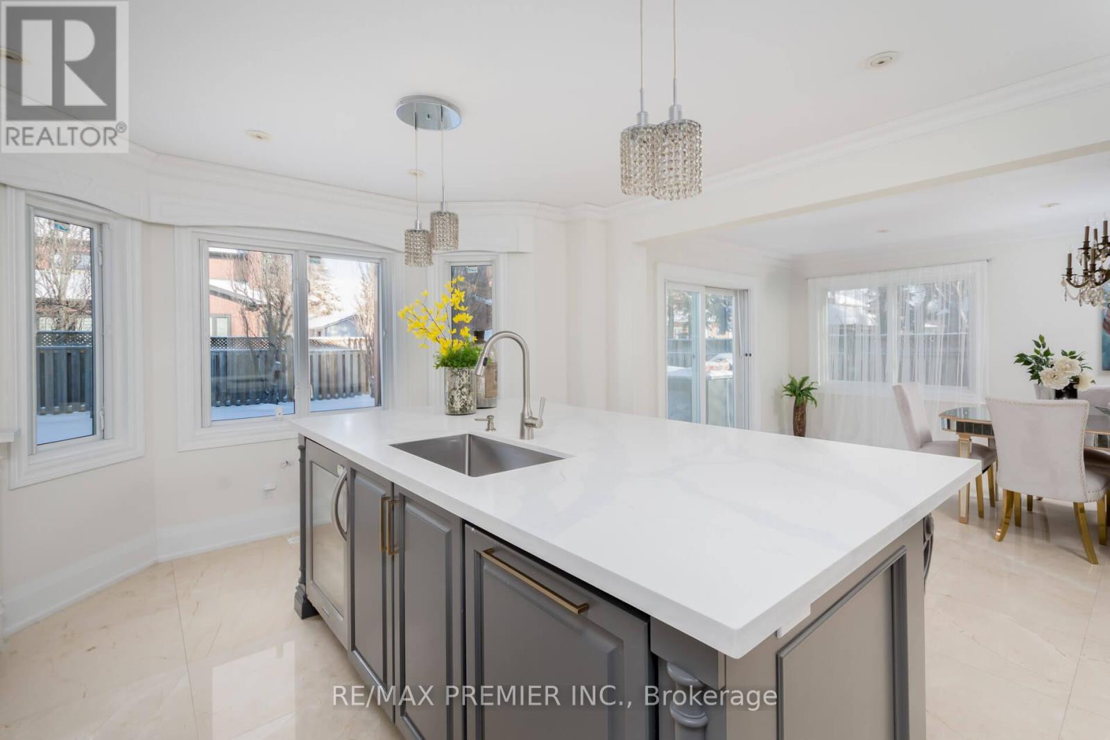 101 Woodgreen Drive N, Vaughan, Ontario  L4L 3S2 - Photo 20 - N12726488