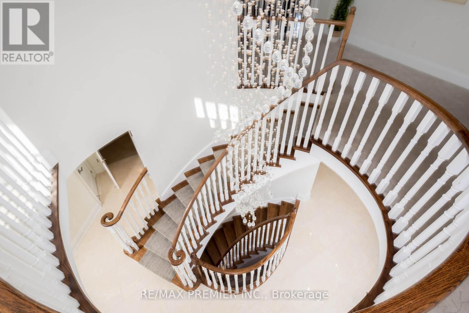 101 Woodgreen Drive N, Vaughan, Ontario  L4L 3S2 - Photo 23 - N12726488