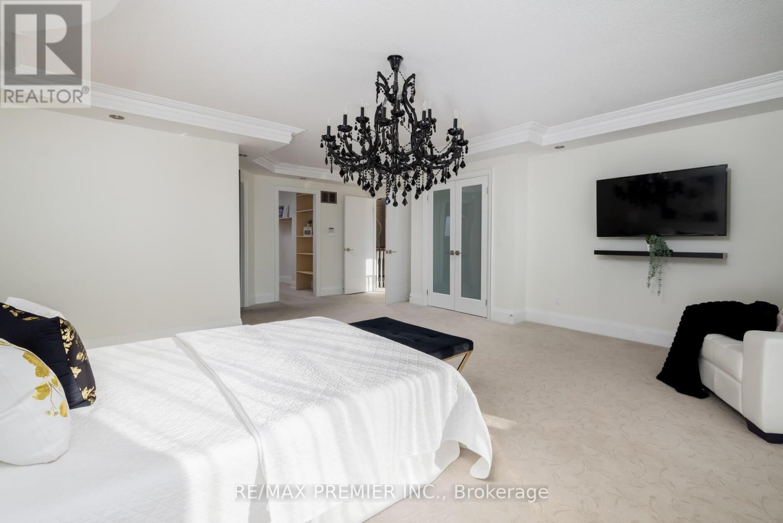 101 Woodgreen Drive N, Vaughan, Ontario  L4L 3S2 - Photo 27 - N12726488