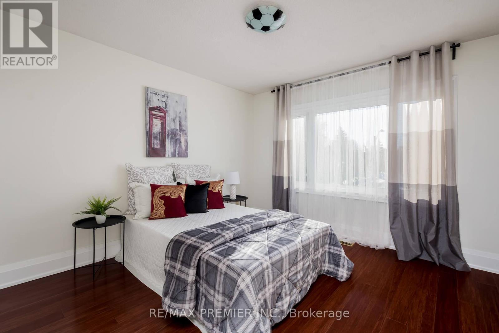 101 Woodgreen Drive N, Vaughan, Ontario  L4L 3S2 - Photo 34 - N12726488