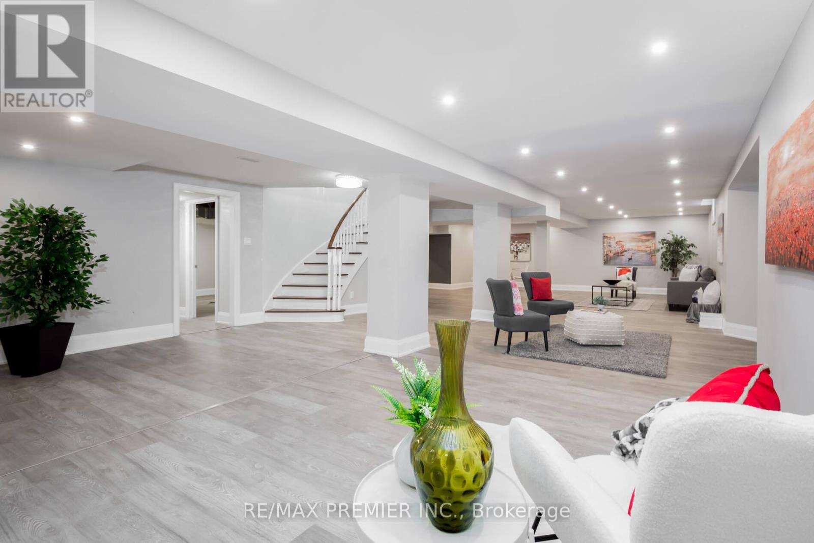 101 Woodgreen Drive N, Vaughan, Ontario  L4L 3S2 - Photo 37 - N12726488