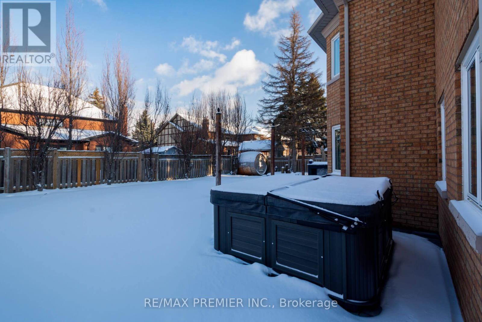 101 Woodgreen Drive N, Vaughan, Ontario  L4L 3S2 - Photo 49 - N12726488