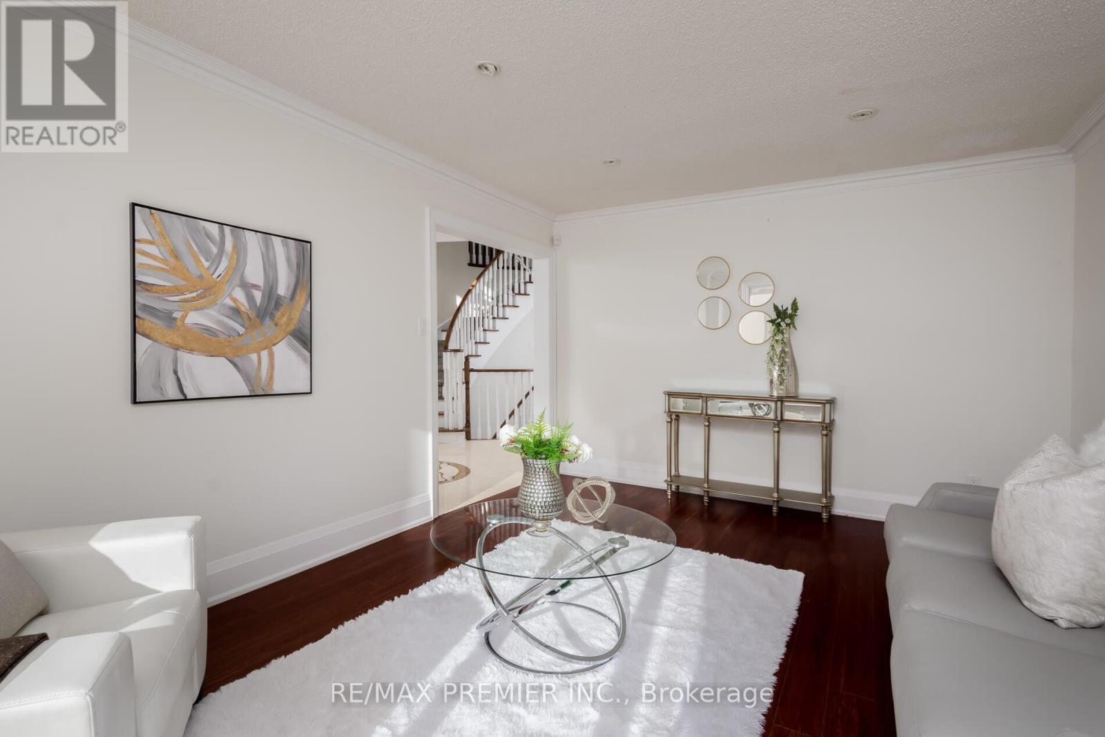 101 Woodgreen Drive N, Vaughan, Ontario  L4L 3S2 - Photo 7 - N12726488