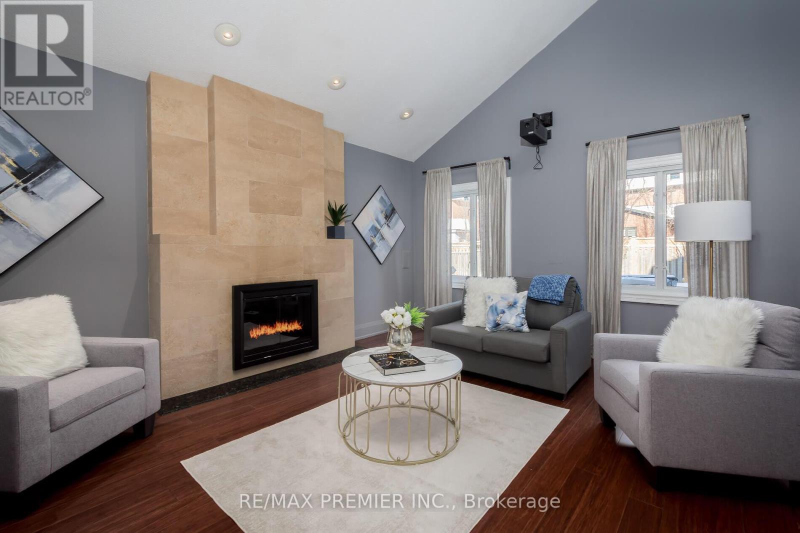 101 Woodgreen Drive N, Vaughan, Ontario  L4L 3S2 - Photo 9 - N12726488