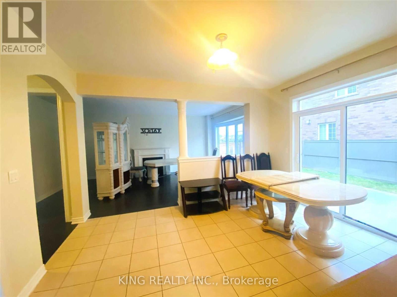 Upper - 43 Hoxton Road, Brampton, Ontario  L7A 4L5 - Photo 11 - W12726484