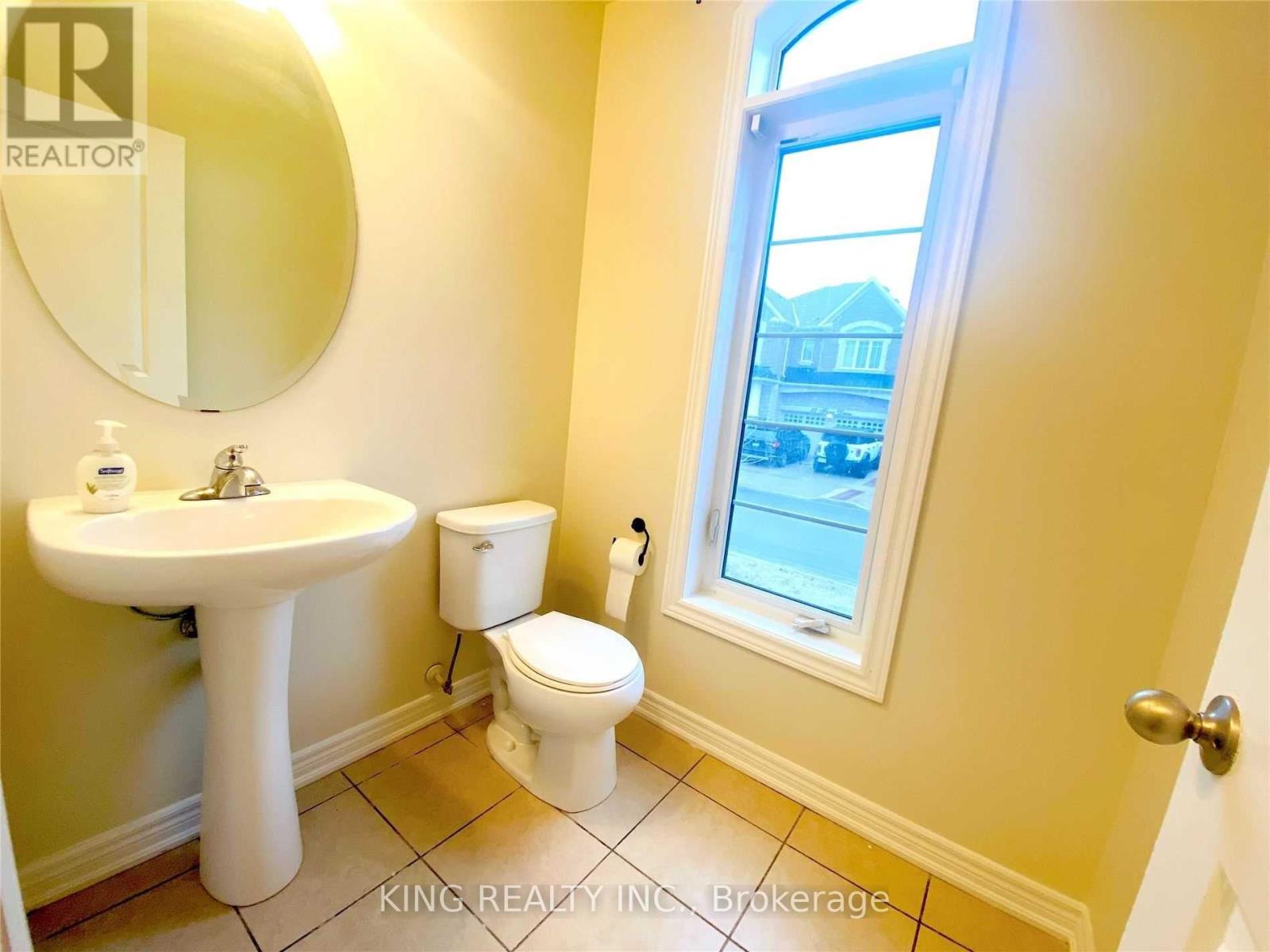 Upper - 43 Hoxton Road, Brampton, Ontario  L7A 4L5 - Photo 14 - W12726484