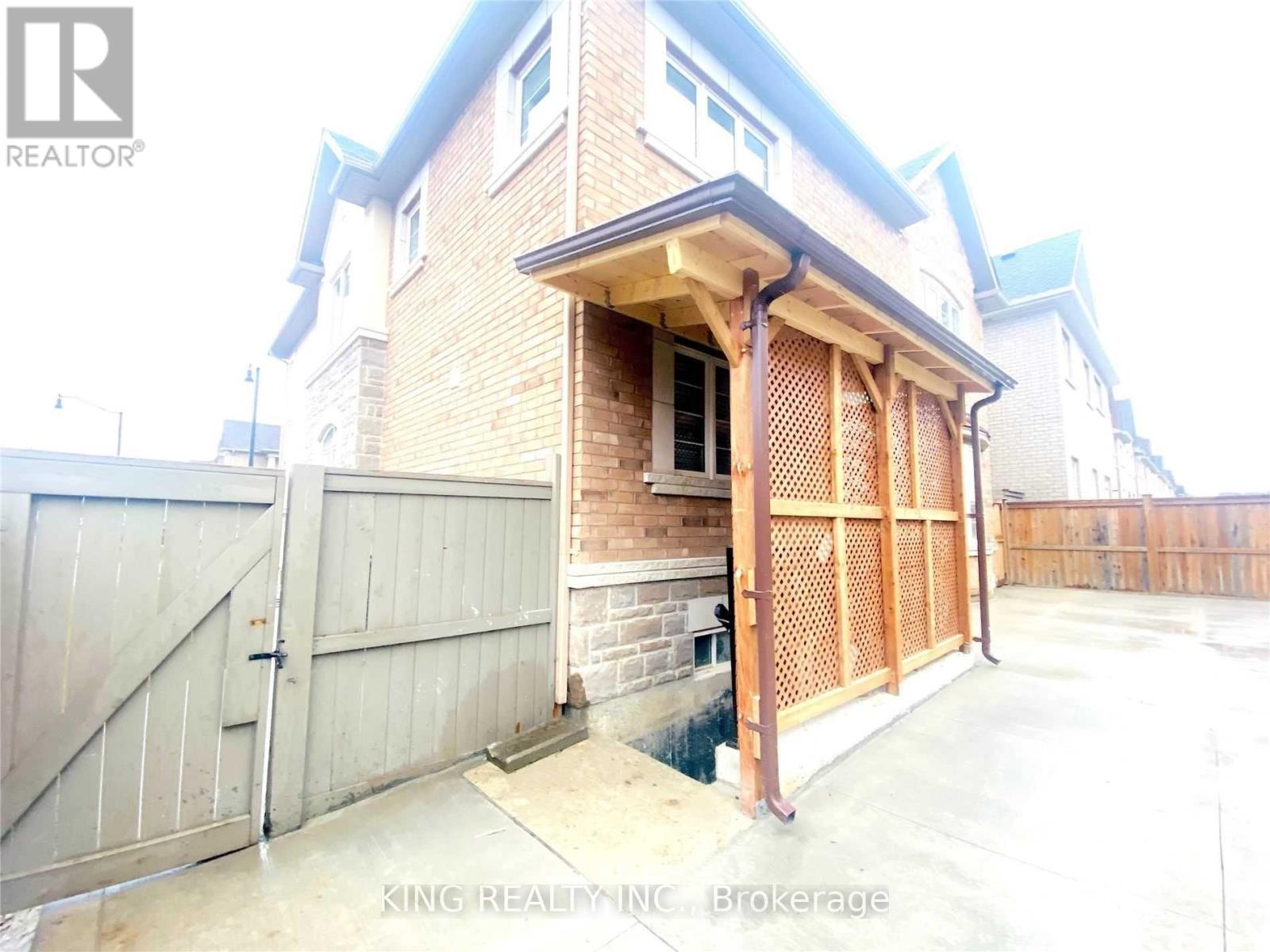 Upper - 43 Hoxton Road, Brampton, Ontario  L7A 4L5 - Photo 31 - W12726484