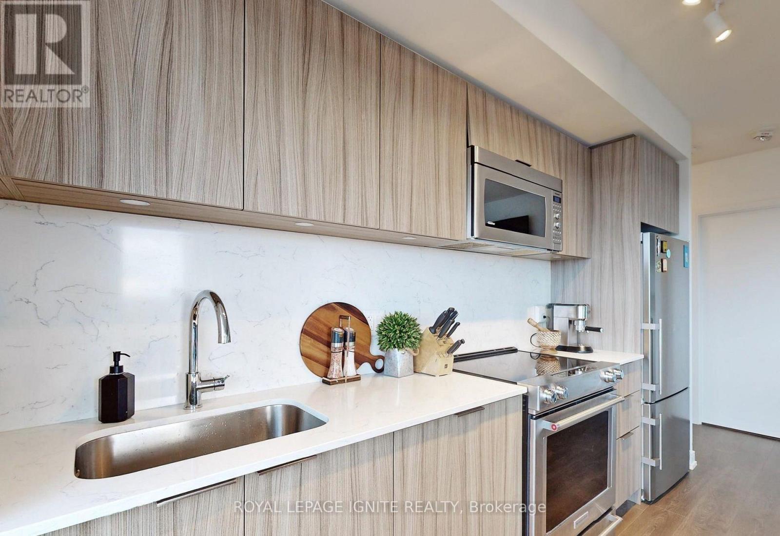 1402 - 30 Samuel Wood Way, Toronto, Ontario  M9B 0C9 - Photo 10 - W12726500